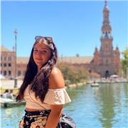 Profesora de matemáticas, economía, y lengua desde primaria hasta la ESO